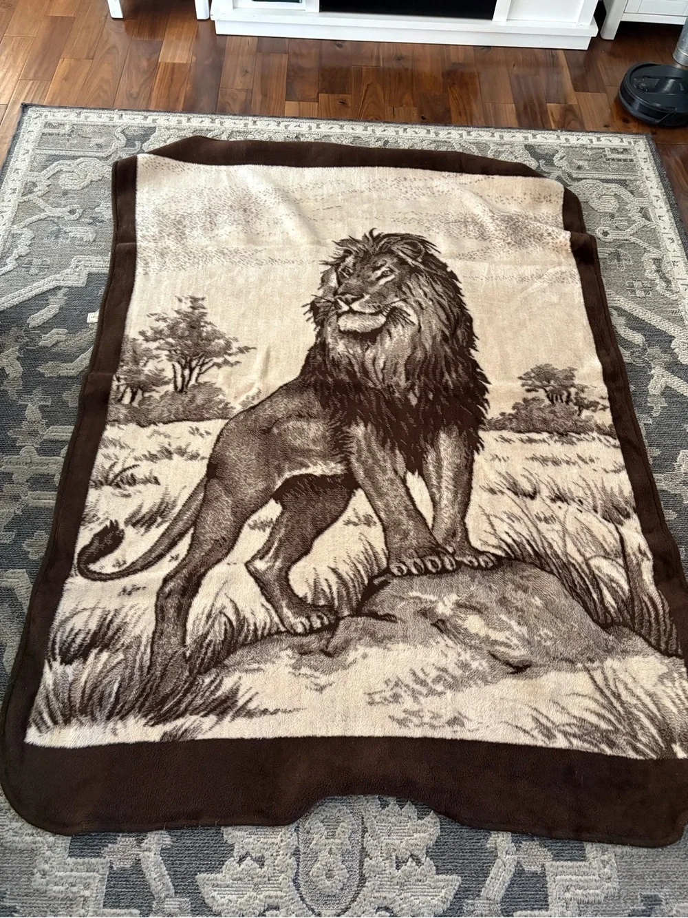 Vintage San Marcos Lion Blanket In Brown & Cream 87X62 Twin size EUC Cottagecore